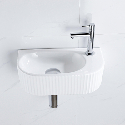 Fugaflow Efficiente Pietra Fonteinset - 40x21.5x12cm - rechts - geribbeld - halfrond - 1 kraangat - keramiek - fonteinkraan chroom - afvoerplug - verlaagd sifon - wit glans