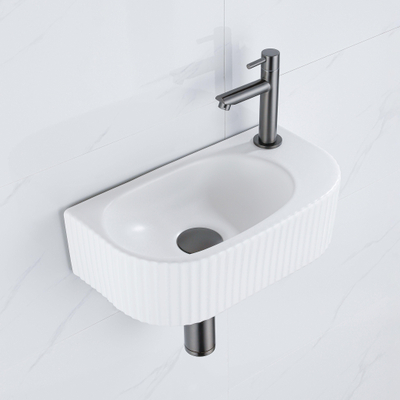 QeramiQ Fuente Fonteinset - 40x21.5x12cm - rechts - geribbeld - halfrond - 1 kraangat - keramiek - fonteinkraan gunmetal - afvoerplug - verlaagd sifon - wit mat