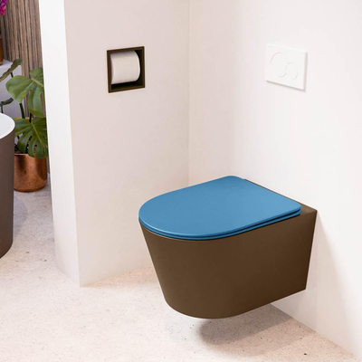 Mondiaz LAVIE hangtoilet – spoelrandloos – 36 x 53 cm – met softclose zitting – Rust (bruin), zitting Jeans (blauw)