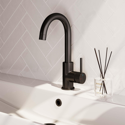 Brauer Black carving Mitigeur de lavabo sur plage - haut - orientable - longue poignée fine carving - noir mat