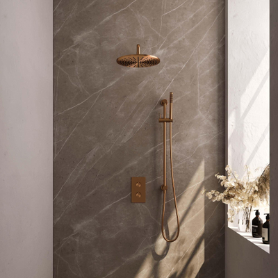 Brauer Copper Carving Douche pluie thermostatique avec pommeau 30cm et bras mural courbé 40cm et douchette Stylo 1 jet flexible lisse avec coude mural Cuivre brossé PVD