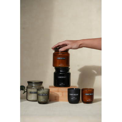 Wellmark Grande bougie parfumée verre brun Cedarwood texte LIGHT MY FIRE