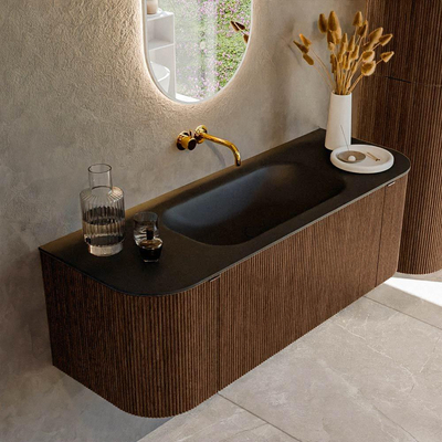 MONDIAZ KURVE 130cm badmeubel met module 25 Len R kleur Walnut met 1 lade en 2 deuren. Wastafel BIG SMALL midden zonder kraangat Urban.