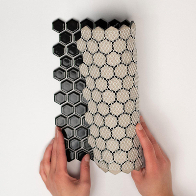 The Mosaic Factory Barcelona mosaïque - 26x30cm - carreau mural - Hexagone/Hexagon - Porcelaine Black Brillant