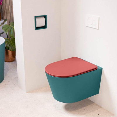 Mondiaz LAVIE hangtoilet – spoelrandloos – 36 x 53 cm – met softclose zitting – Smag (groen), zitting Fire (rood)