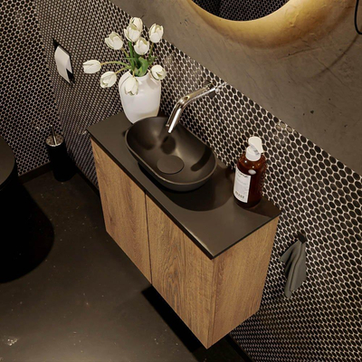 Mondiaz fowy armoire de toilette 60x50x23cm chêne lavé mat 0 trous de robinetterie lavabo : milieu 2 portes solid surface avec mélamine couleur du dessus lavabo : noir