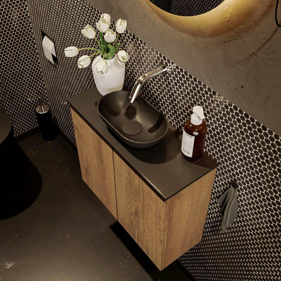 Mondiaz Fowy Meuble de toilette - 60x50x23cm - chêne blanchi mat - 0 trous de robinet - lavabo centré - 2 portes - solid surface - plan Mélamine - lavabo : noir