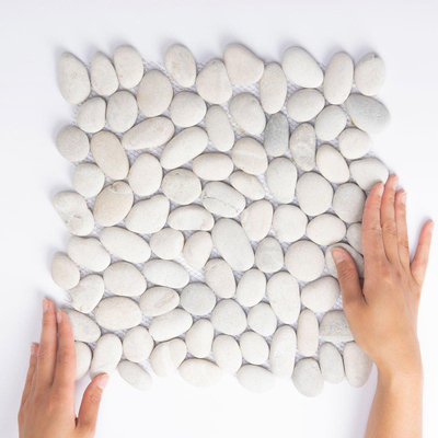 The Mosaic Factory Natural Stone mozaïektegel - 30.5x30cm - wand en vloertegel - Organisch - Rivier steen Ivory Mat