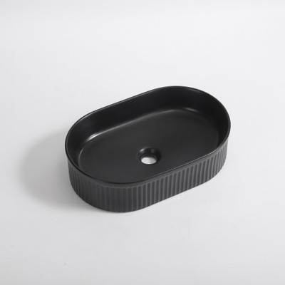 QeramiQ Arto waskom - 49.5x31.5x13cm - geribbeld - ovaal - keramiek - mat zwart