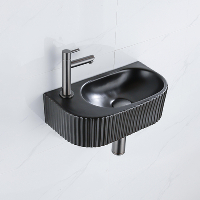 QeramiQ Fuente Fonteinset - 40x21.5x12cm - links - geribbeld - halfrond - 1 kraangat - keramiek - fonteinkraan gunmetal - afvoerplug - verlaagd sifon - zwart mat