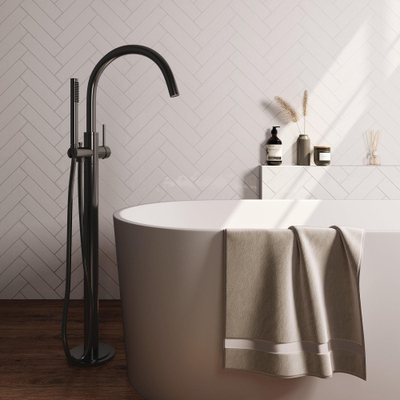 BRAUER Stripe Vrijstaande Badmengkraan - SET 01 - staaf handdouche - doucheslang - gunmetal geborsteld PVD