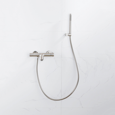 Fortifura Calvi Thermostatische badkraan - met staafhanddouche handdouchehouder en gladde doucheslang - PVD - geborsteld RVS
