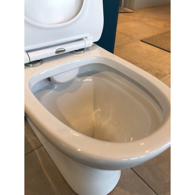 GO by Van Marcke Tina PACK staand toilet zonder spoelrand met reservoir met Geberit spoelmechanisme met dunne softclose en takeoff zitting wit SHOWROOMMODEL