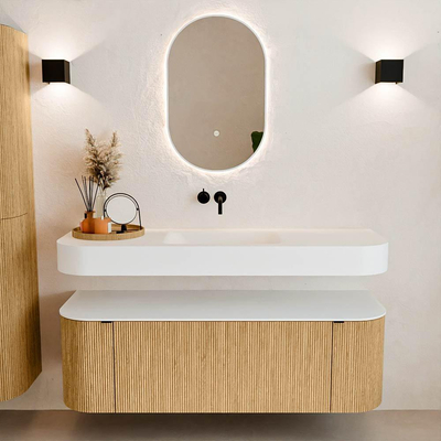 MONDIAZ THOR 140cm badmeubel ronding links + rechts kleur Oak met 1 lade en 2 deuren. Vrijhangende wastafel CLOUD Midden zonder kraangat kleur Talc.