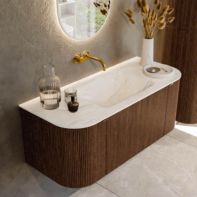 MONDIAZ KURVE-DLUX 110cm badmeubel met module 25 Len R kleur Walnut met 1 lade en 2 deuren. Wastafel CLOUD midden zonder kraangat kleur Ostra.