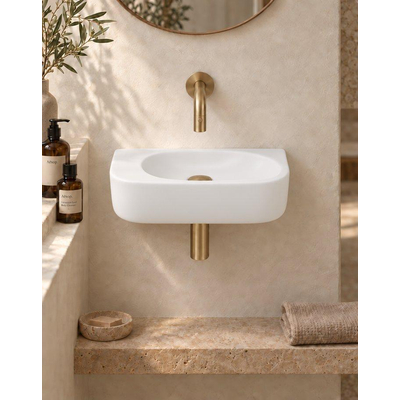 QeramiQ Fuente fonteinset – halfrond – 40x21.5x12 cm – keramiek wit mat – geborsteld gouden kraan