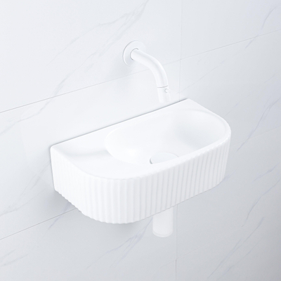QeramiQ Fuente fonteinset – halfrond – 40x21.5x12 cm – keramiek wit mat – mat witte kraan – geribbeld