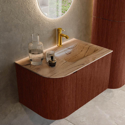MONDIAZ KURVE-DLUX Meuble de salle de bains 75cm arrondi à gauche couleur Ruby avec 1 tiroir et 1 porte. Lavabo GRUNNE à droite 1 trou de robinet Arena.