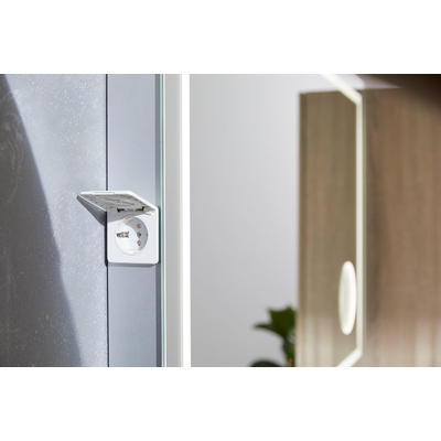 Thebalux miroir modèle I 60x75 aluminium bande lumineuse intégrée tout autour dans le miroir équipée de LED LED indirecte en partie inférieure Bluetooth commande tactile miroir chauffant miroir grossissant éclairé et prise de courant