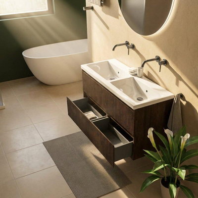 Saniclass Holz Atelier Ensemble de meubles de salle de bains - 120x45x63.5cm - lavabo en céramique Bari blanc - 2 vasques - sans trous de robinetterie - 2 tiroirs - chêne charcoal mat (bois)