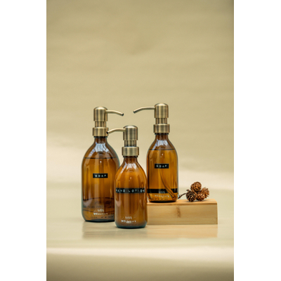 Wellmark Handzeep bruin glas messing pomp 250ml tekst SOAP Zwart label SHOWROOMMODEL