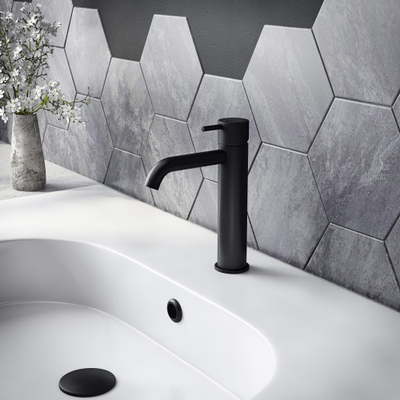 Hotbath Cobber middelhoge wastafelmengkraan zonder waste mat zwart SHOWROOMMODEL