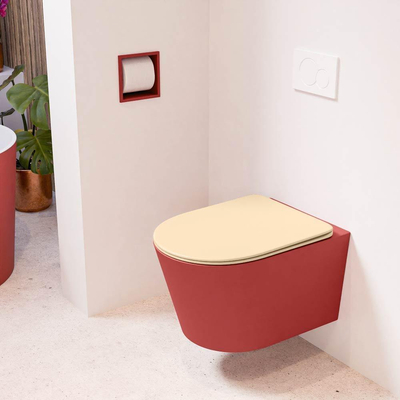 Mondiaz LAVIE hangtoilet – spoelrandloos – 36 x 53 cm – met softclose zitting – Fire (rood), zitting Sand (beige)