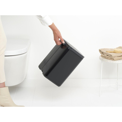 Brabantia Bo Poubelle - 7 litres - seau intérieur en plastique - noir mat