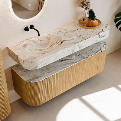 MONDIAZ THOR-DLUX 140cm badmeubel ronding links + rechts kleur Oak met 1 lade en 2 deuren. Vrijhangende wastafel CLOUD Links zonder kraangat kleur Glace.