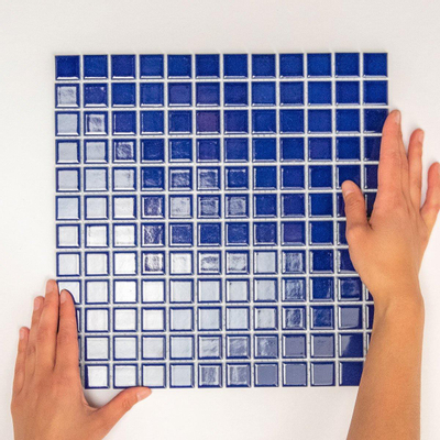The Mosaic Factory Barcelona mozaiëktegel 2,3x2,3x0,6cm vierkant geglazuurd porselein wand bekleding voor binnen en buiten vorstbestendig glanzend donker blauw