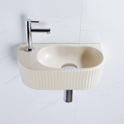 QeramiQ Fuente Fonteinset - 40x21.5x12cm - links - geribbeld - halfrond - 1 kraangat - keramiek - fonteinkraan chroom - afvoerplug - verlaagd sifon - beige