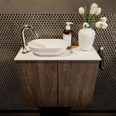 Mondiaz Fowy Meuble de toilette - 60x50x23cm - marron foncé mat - 1 trou de robinet - lavabo à gauche - 2 portes - solid surface - plan Mélamine - lavabo : blanc