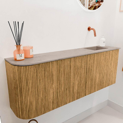 Mondiaz JOYA-DLUX 111.6cm toiletmeubel - ronding links kleur Oak - Wastafel FAYE positie Rechts Zonder kraangat kleur Saba.