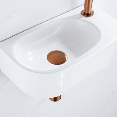 QeramiQ Fuente fonteinset – 40x21.5x12 cm – keramiek wit glans – kraangat rechts – geborsteld koperen kraan