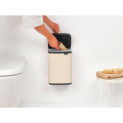 Brabantia Bo Poubelle - 4 litres - seau intérieur en plastique - beige doux