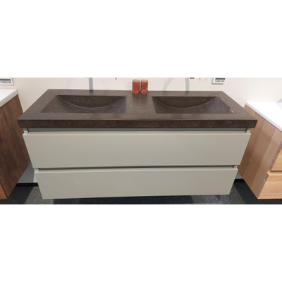 BRAUER Magma wastafel 120x46x5cm 2 wasbakken 0 kraangaten natuursteen basalt antraciet MET Joy wastafelonderkast 120 2 softclose lades mat taupe SHOWROOMMODEL