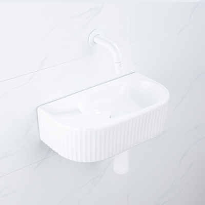 QeramiQ Fuente Fonteinset - 40x21.5x12cm - geribbeld - halfrond - keramiek - fonteinkraan wit mat - afvoerplug - verlaagd sifon - wit glans