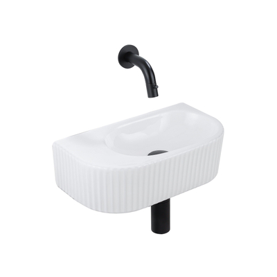 QeramiQ Fuente Fonteinset - 40x21.5x12cm - geribbeld - halfrond - keramiek - fonteinkraan zwart mat - afvoerplug - verlaagd sifon - wit glans