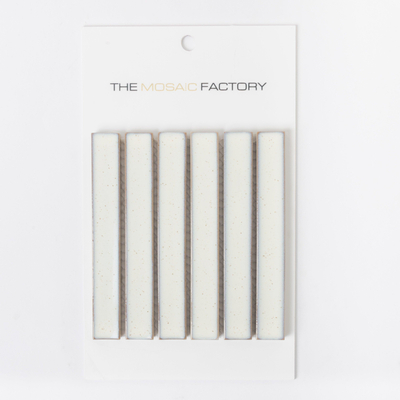 ÉCHANTILLON The Mosaic Factory Sevilla carreau mosaïque 2x14.5x0.8cm pour mur kitkat finger Céramique Moucheté Brillant blanc vintage