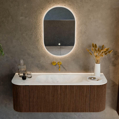 MONDIAZ KURVE-DLUX 130cm badmeubel met module 25 Len R kleur Walnut met 1 lade en 2 deuren. Wastafel BIG SMALL midden zonder kraangat kleur Opalo.
