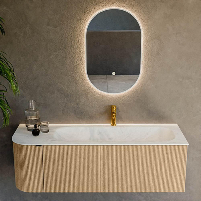 MONDIAZ KURVE-DLUX meuble de salle de bains 135 cm avec module 25 L couleur Oak avec 1 tiroir et 1 porte. Lavabo BIG MEDIUM à droite 1 trou de robinet couleur Opalo.