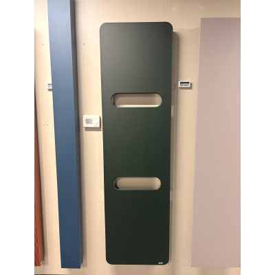 Vasco Oni radiator el. 500x1800mm as=0000 1000w 9807 groen *exclusief elecktrisch element SHOWROOMMODEL