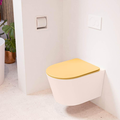 Mondiaz LAVIE hangtoilet – spoelrandloos – 36 x 53 cm – met softclose zitting – Rosee (roze), zitting Ocher (geel)