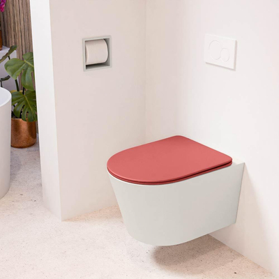 Mondiaz LAVIE hangtoilet – spoelrandloos – 36 x 53 cm – met softclose zitting – Linen (offwhite), zitting Fire (rood)