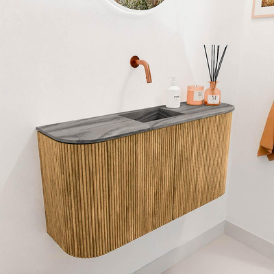 Mondiaz JOYA-DLUX 83.2cm toiletmeubel - ronding links en rechts kleur Oak - Wastafel FAYE positie Midden Zonder kraangat kleur Sombra.
