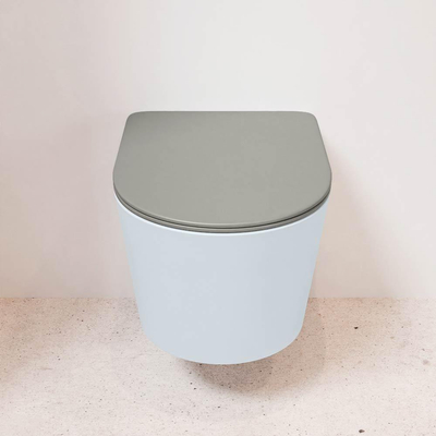 Mondiaz LAVIE hangtoilet – spoelrandloos – 36 x 53 cm – met softclose zitting – Clay (lichtblauw/grijs), zitting Smoke (lichtbruin)
