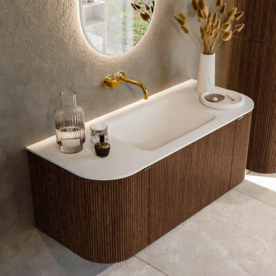 MONDIAZ KURVE 110cm badmeubel met module 25 Len R kleur Walnut met 1 lade en 2 deuren. Wastafel CLOUD midden zonder kraangat Talc.