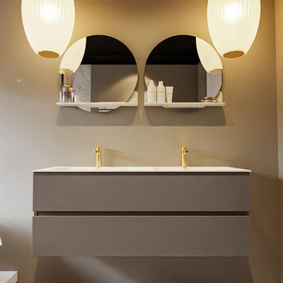 Mondiaz VICA-DLUX ensemble de meuble de salle de bain - 130cm - meuble sous-vasque fumée - 2 tiroirs - lavabo encastré nuage double - 2 trous de robinet - miroir modèle spot - version XL 60cm haut - opalo