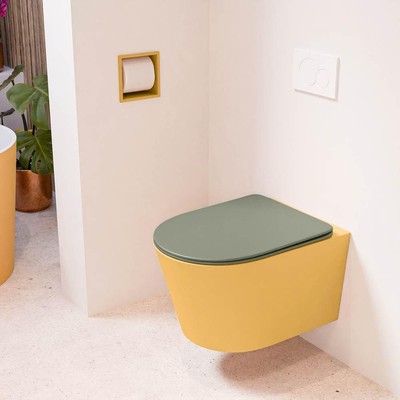 Mondiaz LAVIE hangtoilet – spoelrandloos – 36 x 53 cm – met softclose zitting – Ocher (geel), zitting Army (groen)