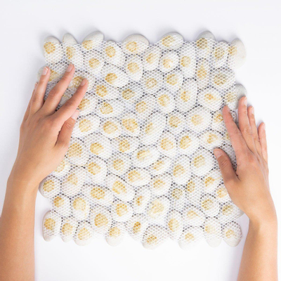 The Mosaic Factory Natural Stone mozaïektegel - 30.5x30cm - wand en vloertegel - Organisch - Rivier steen Ivory Mat